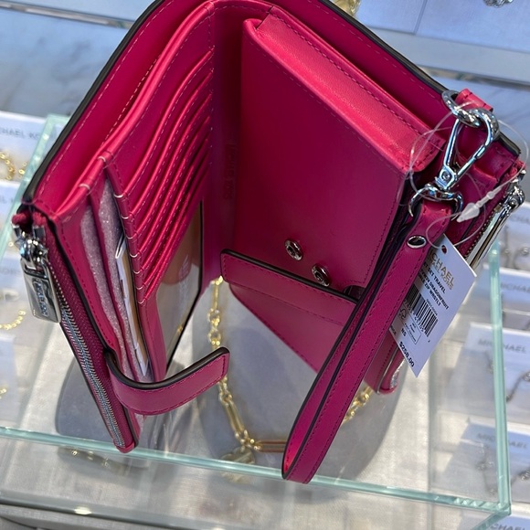 MICHAEL KORS
Jet Set Large Logo Signature Double-Zip Wristlet-Wallet-Phone Case - Picture 9 of 16